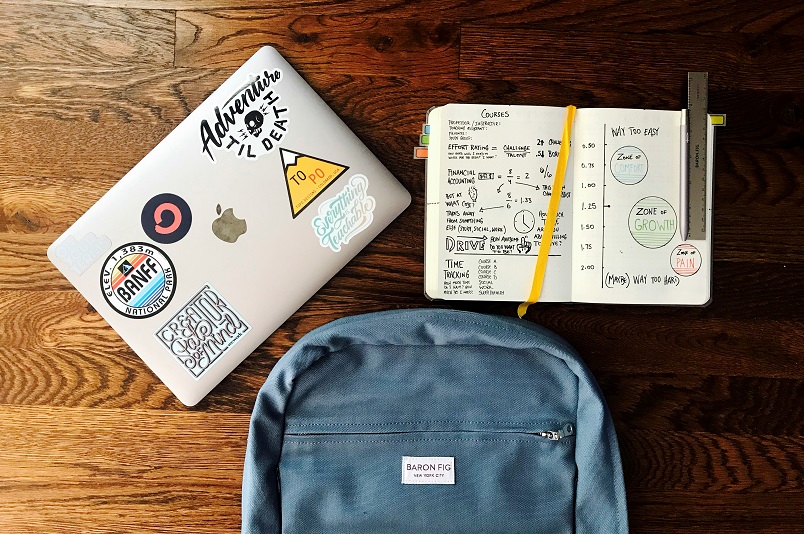 Studying on the Go: How Technology Enhances Learning While Travelling Abroad