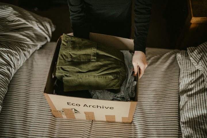Moving Home: DIY vs. Hiring a Man and Van Service – Pros and Cons